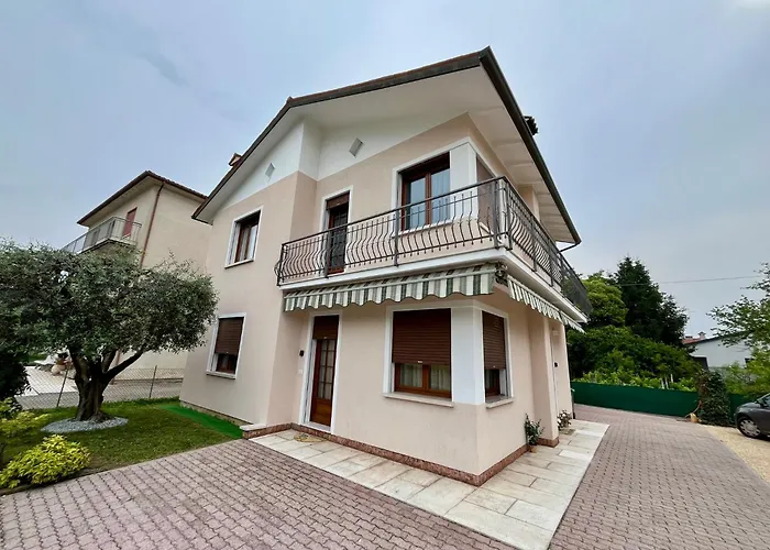 דירה Laura's House